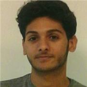 Profesor de inglés imparte clases a gente de todas las edades